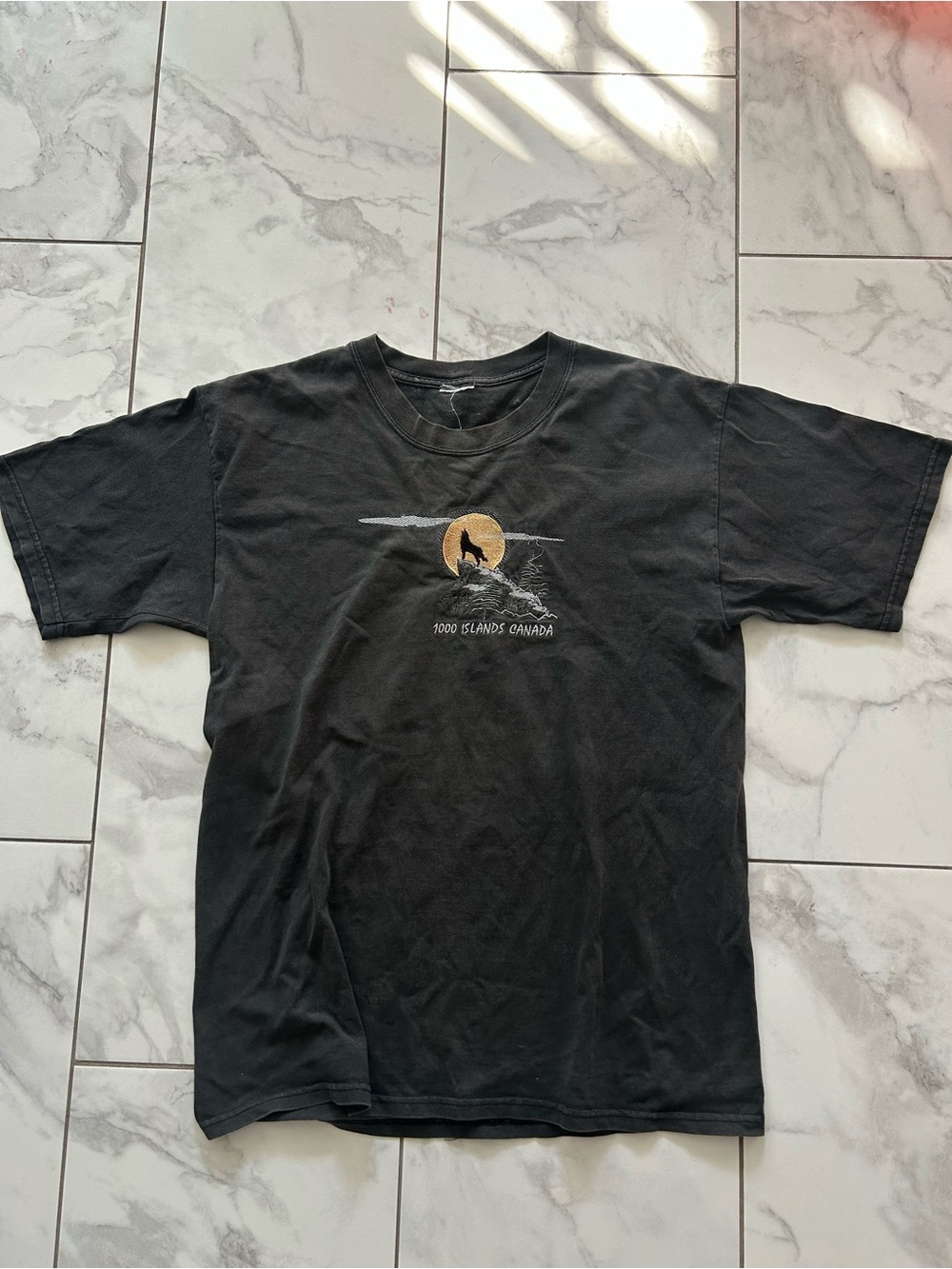 Vintage 1000 Islands Canada Wolf Nature Graphic T Shirt